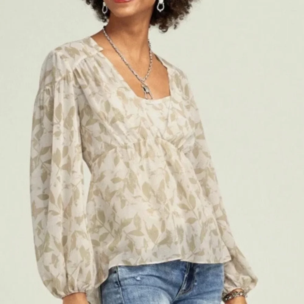 Cabi Couplet Beige & White Floral Puff Sleeve Blouse Top Size XS Small - Picture 1 of 8